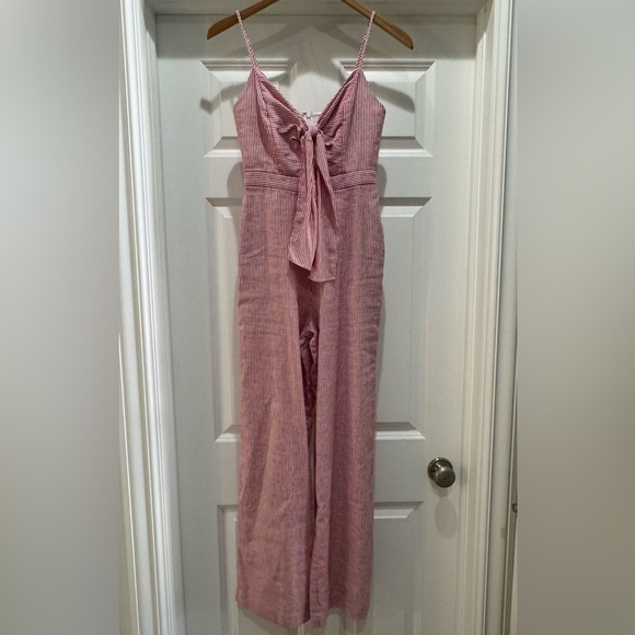 BCBGMAXAZRIA TIE-FRONT PINSTRIPED
JUMPSUIT Pantsuit Jumper Red & White SIZE 0 - Picture 4 of 15